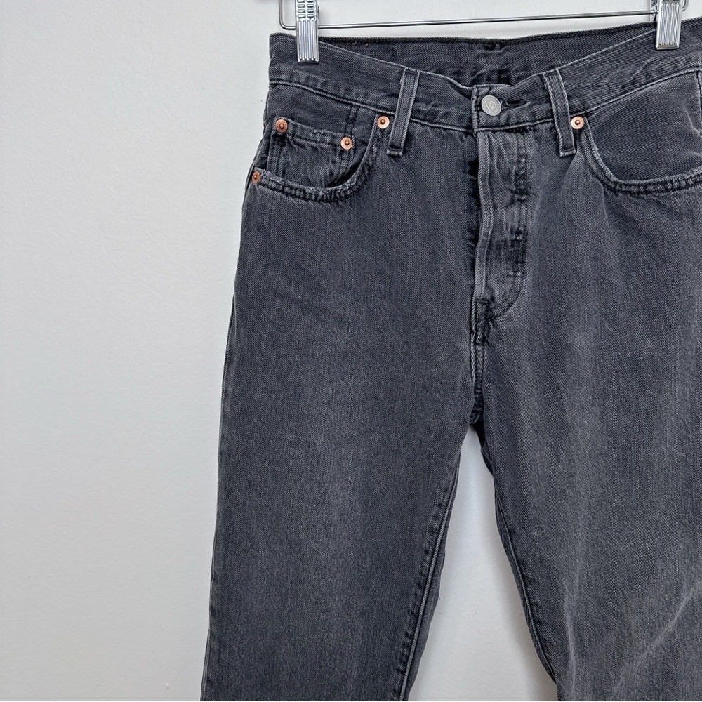 Levi's Womens 25 501 Crop Raw Hem Gray Wash Jeans - Picture 4 of 15